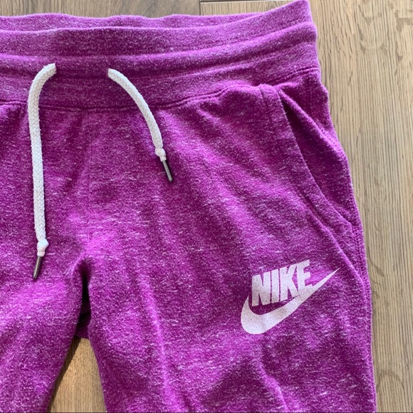 Nike Pants - Nike Purple Thin Capri Joggers XS